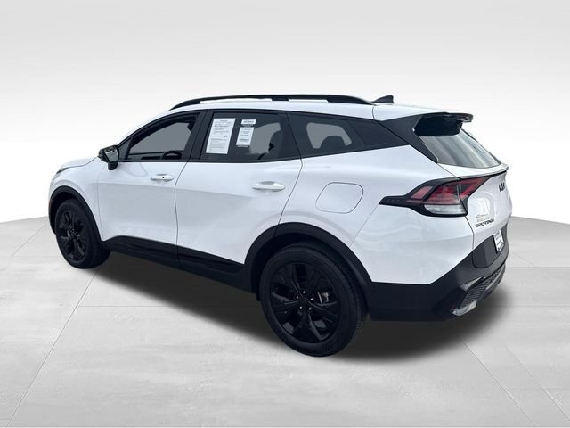 Used 2025 White Kia X-Line image 3