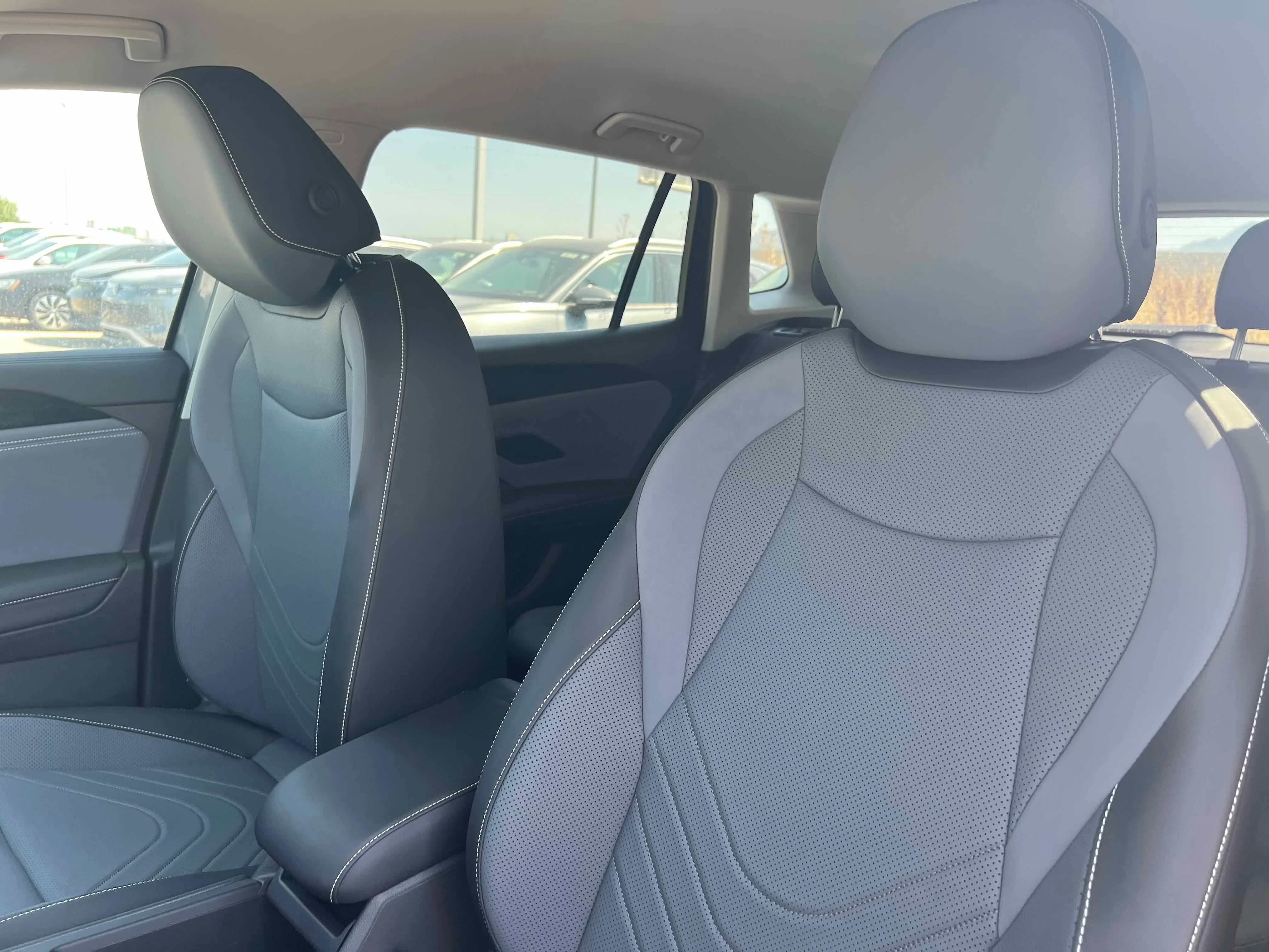 New 2025 Platinum Gray Volkswagen SE image 19