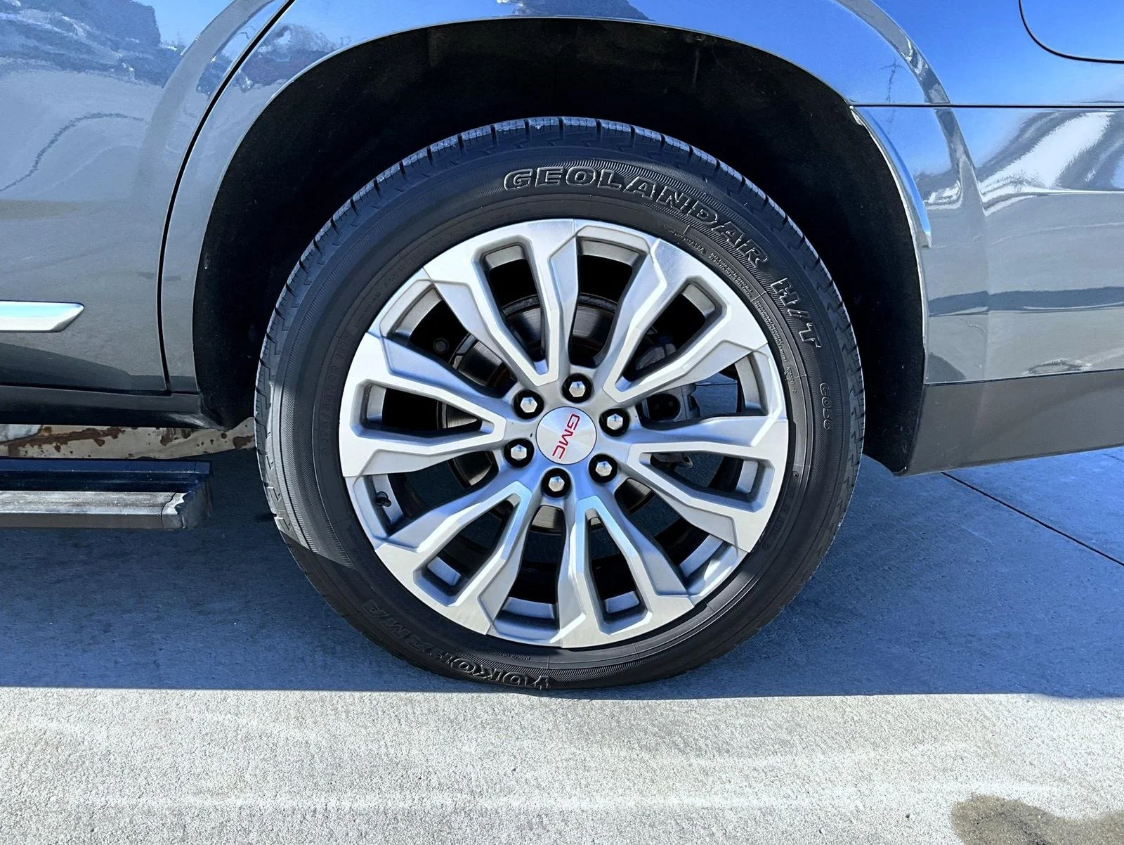Used 2021 Blue GMC Denali image 26