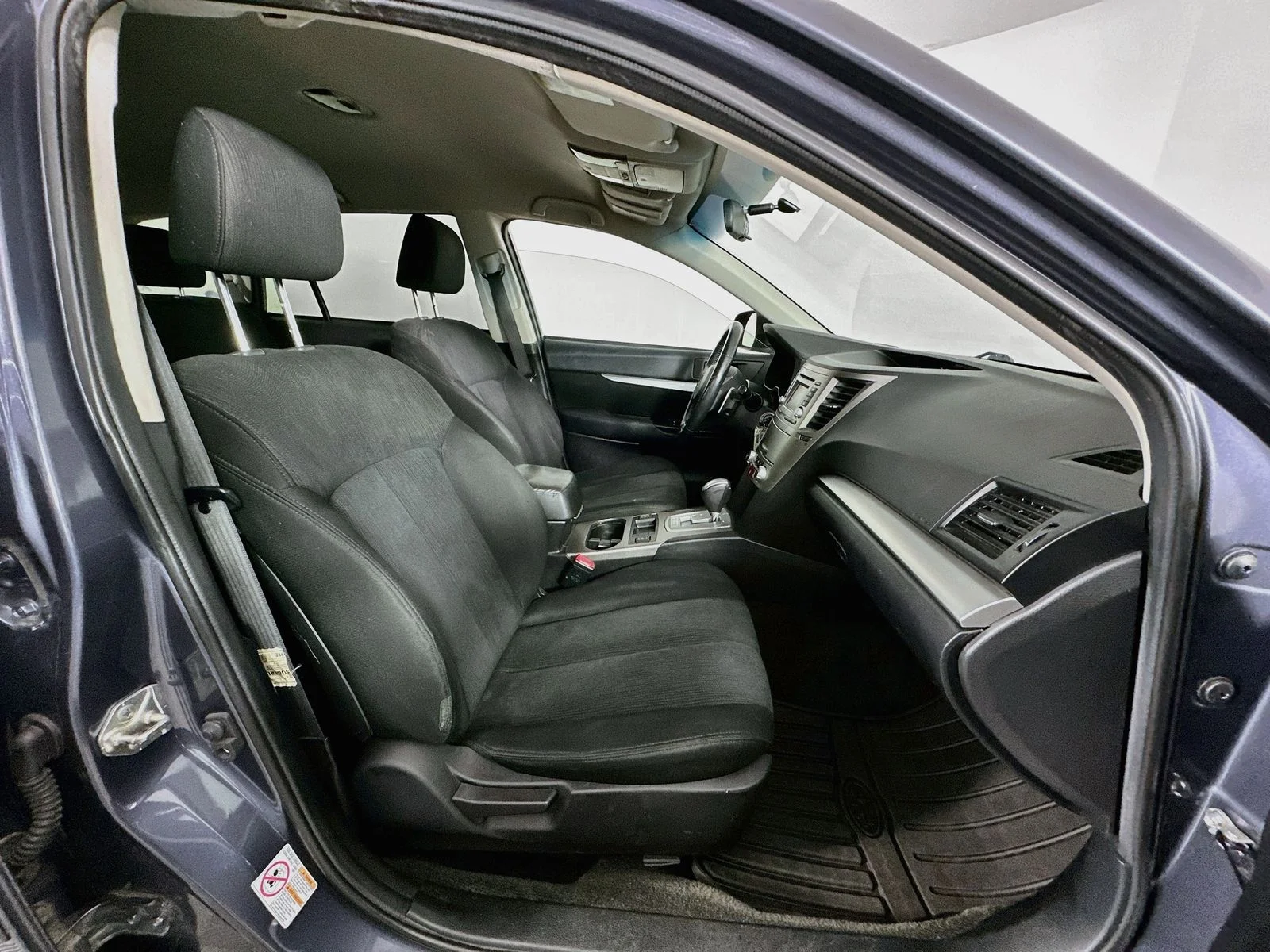 Used 2014 Carbide Gray Metallic Subaru 2.5i Premium image 25