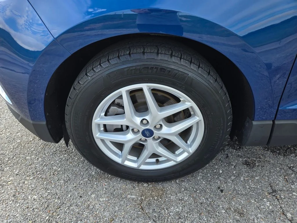 Used 2021 Blue Ford SE image 10