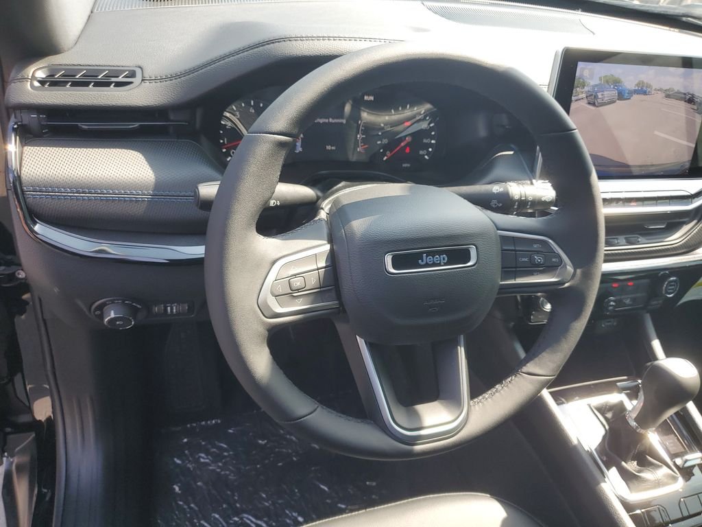 New 2026 Diamond Black Crystal Pearlcoat Jeep Latitude image 13