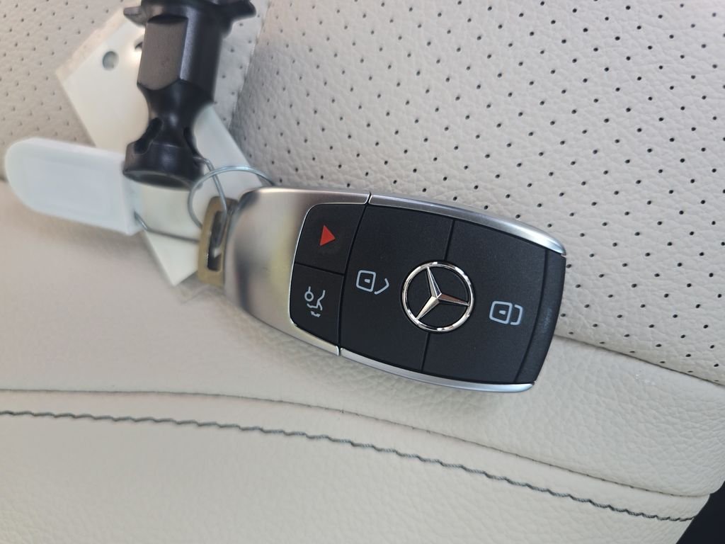 New 2026 Polar White Mercedes-Benz GLE 350 image 29