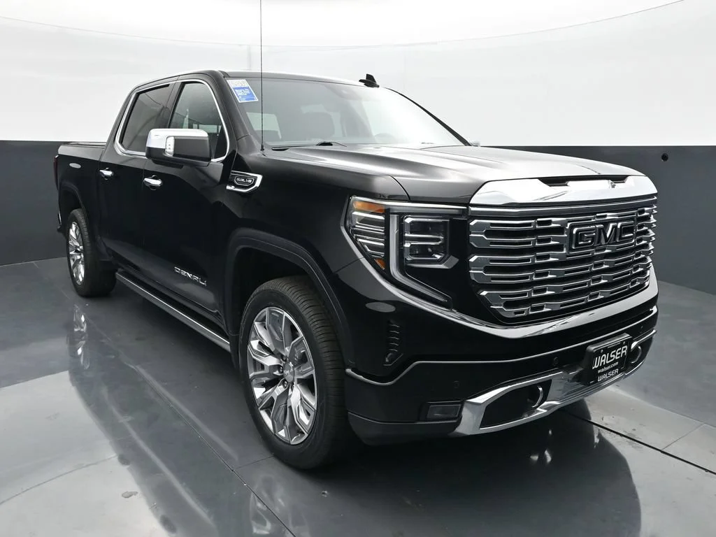 Used 2024 Onyx Black GMC Denali image 11