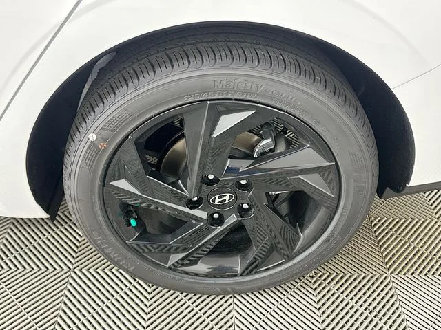 New 2026 Hyundai ELANTRA SEL Sport