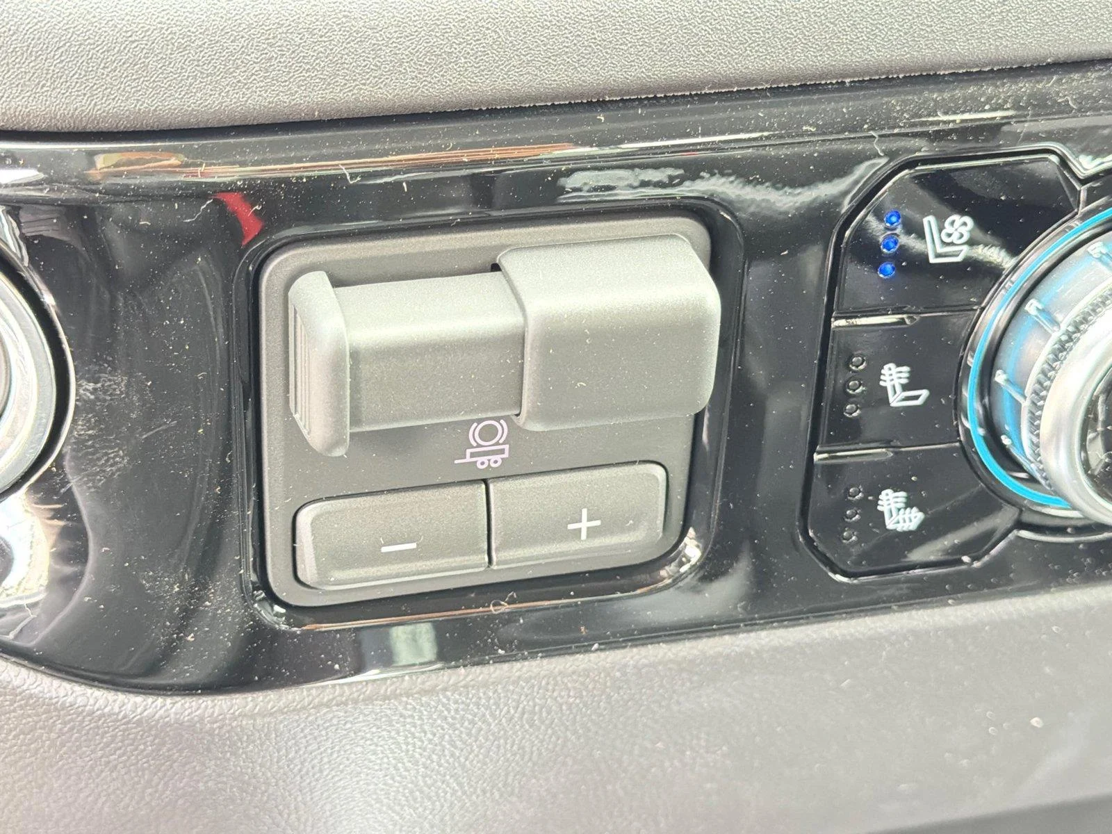 2026 GMC Sierra 1500 SLT - Photo 23