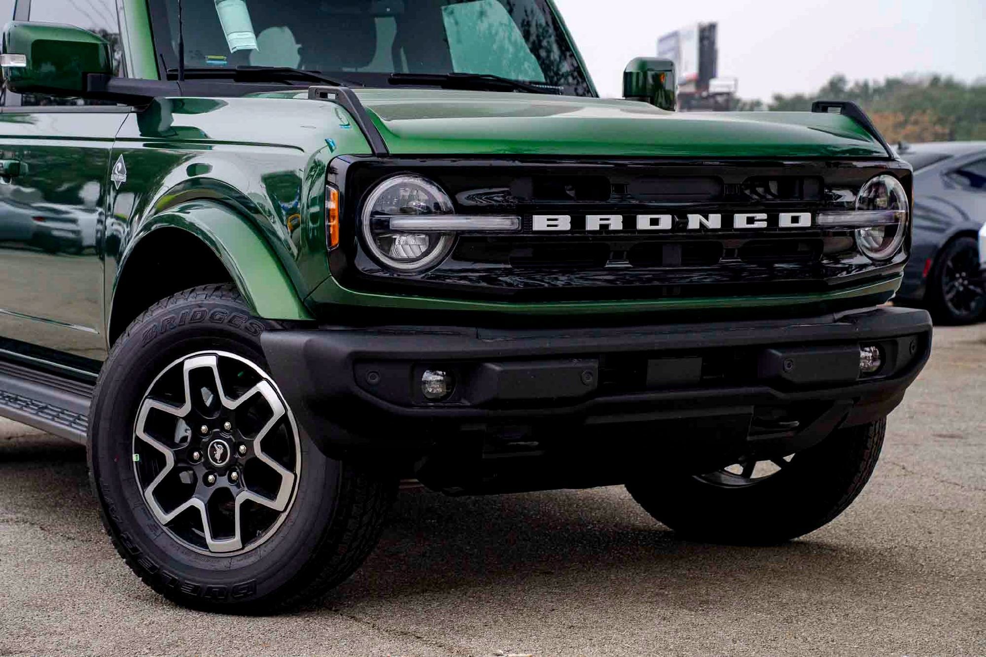 New 2025 Eruption Green Metallic Ford Outer Banks image 3