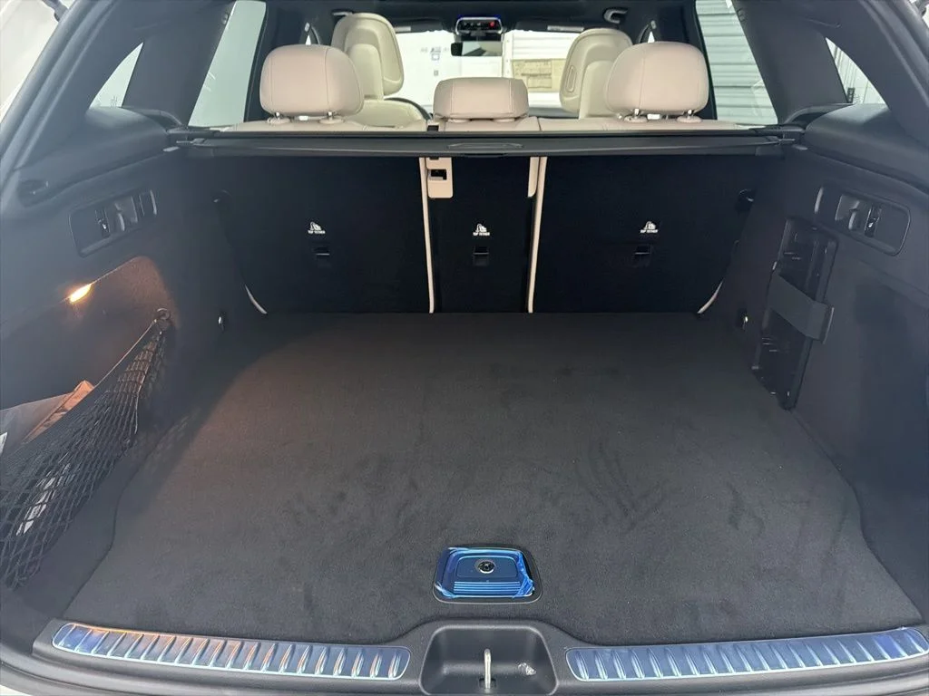 Used 2026 White Mercedes-Benz GLC 300 image 23