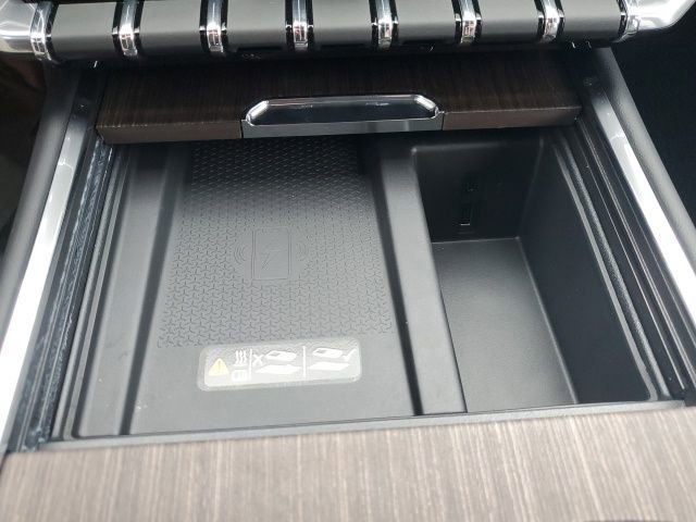 2025 GMC Acadia Denali - Photo 37