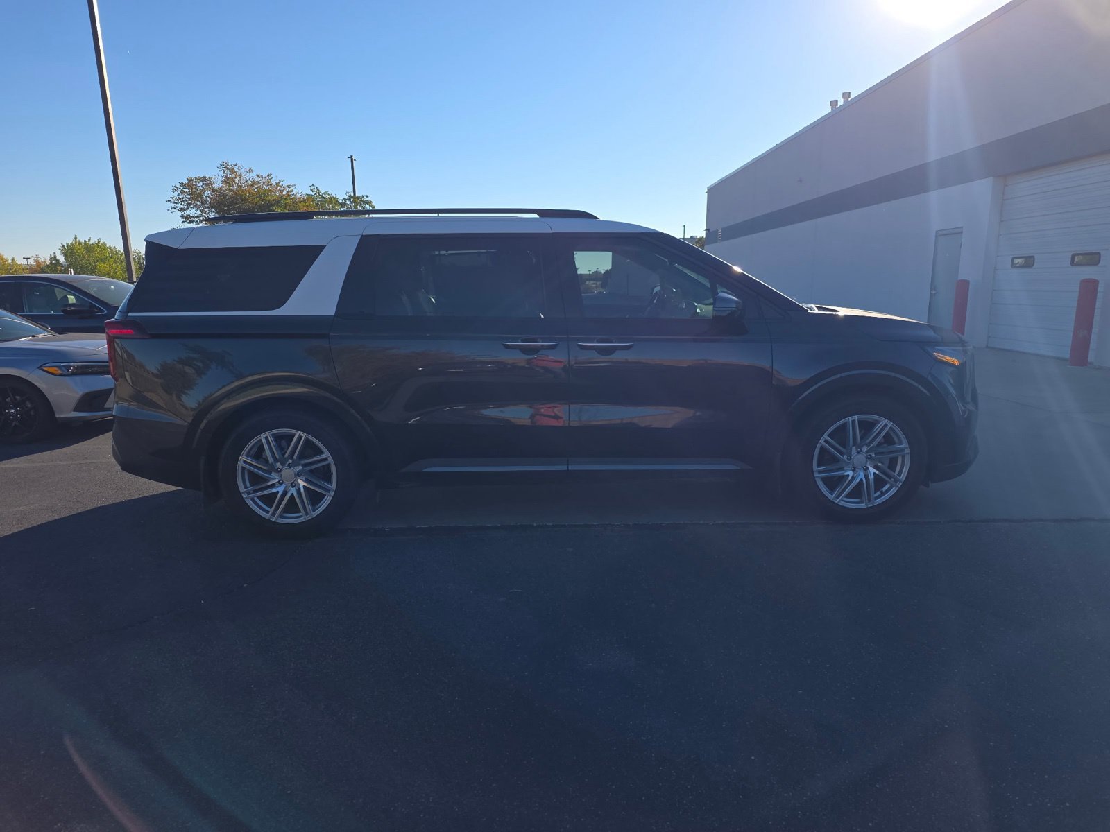 Used 2025 Gray Kia SX Prestige image 3