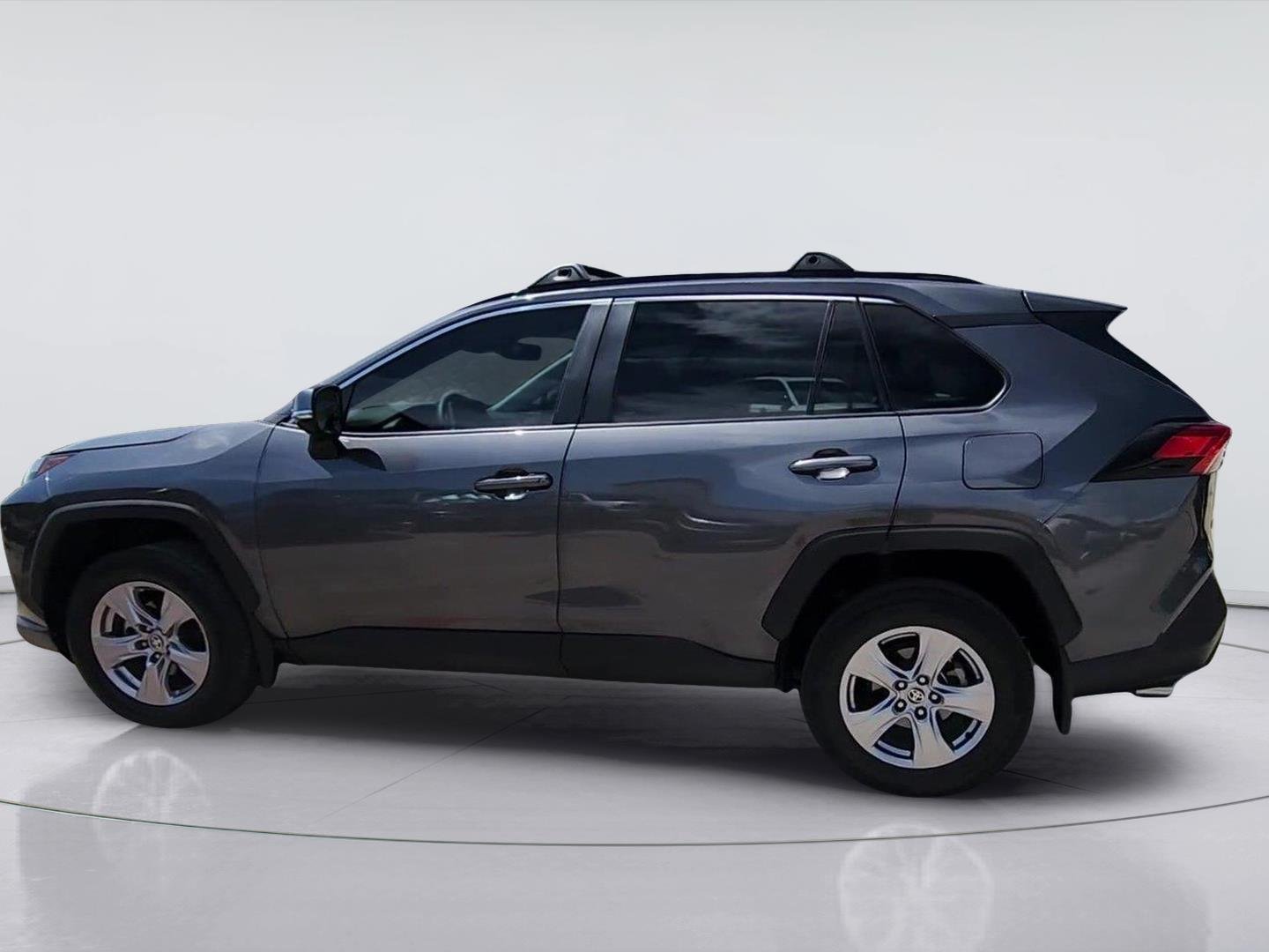 2023 Toyota RAV4 XLE - Photo 12