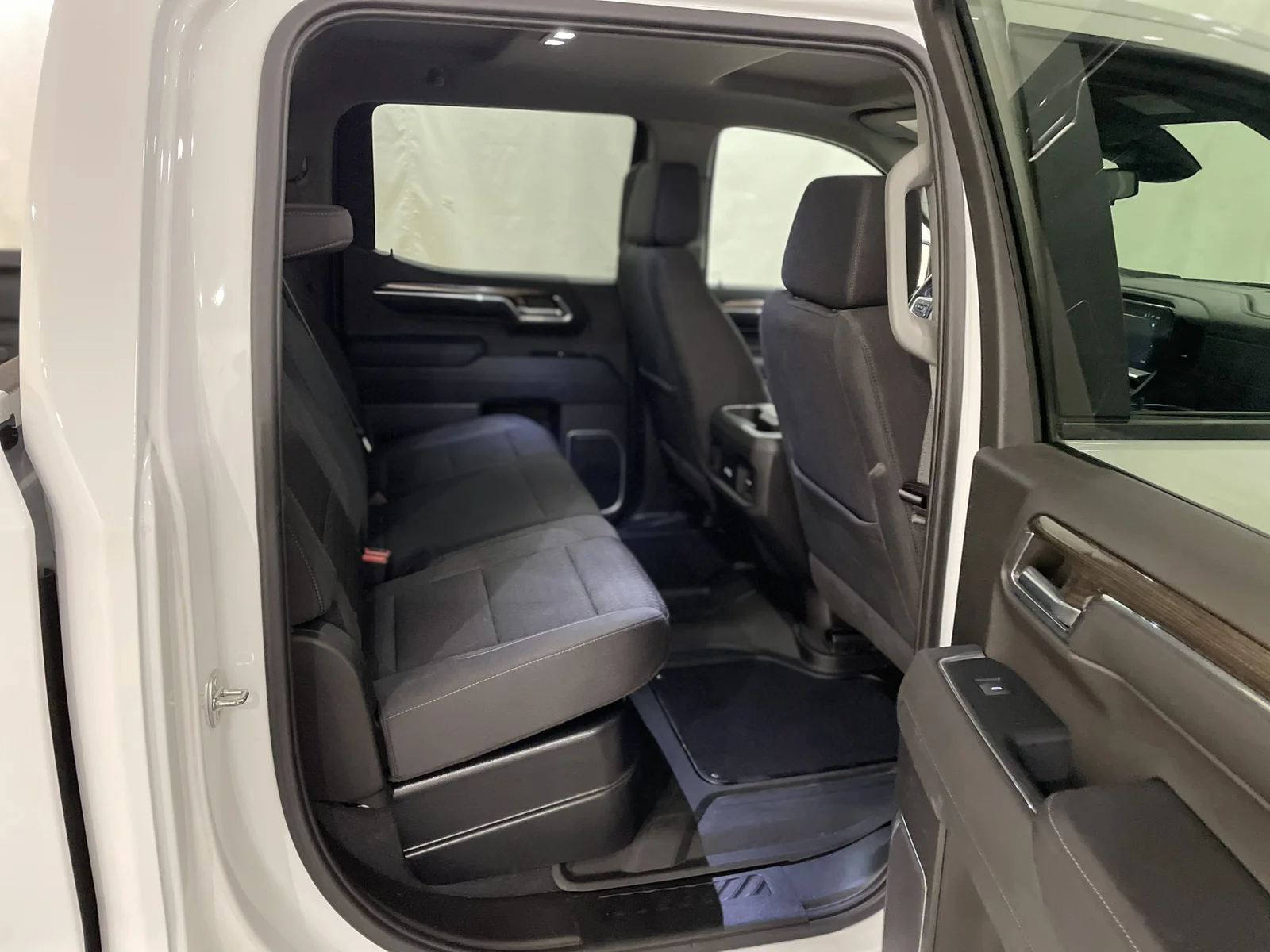Used 2023 Summit White Chevrolet RST image 25