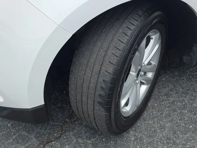 Used 2019 White Ford SEL image 33