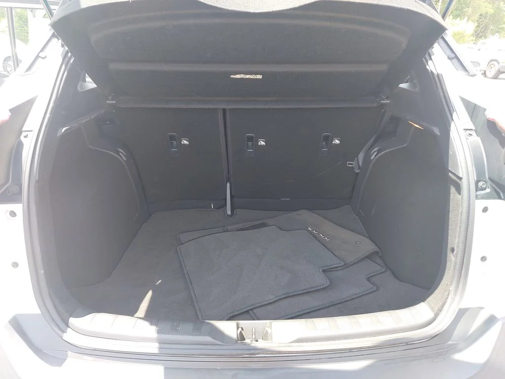 Used 2020 White Nissan SV image 12
