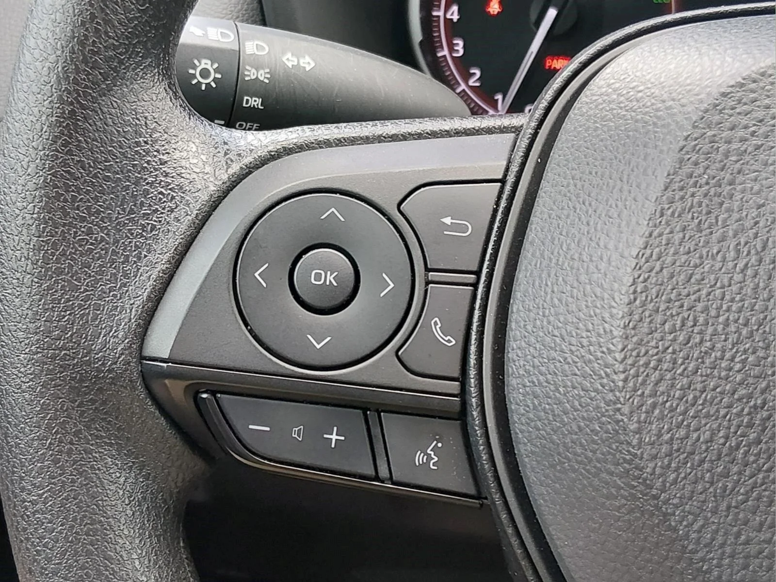 Used 2025 Ice Cap Toyota LE image 29