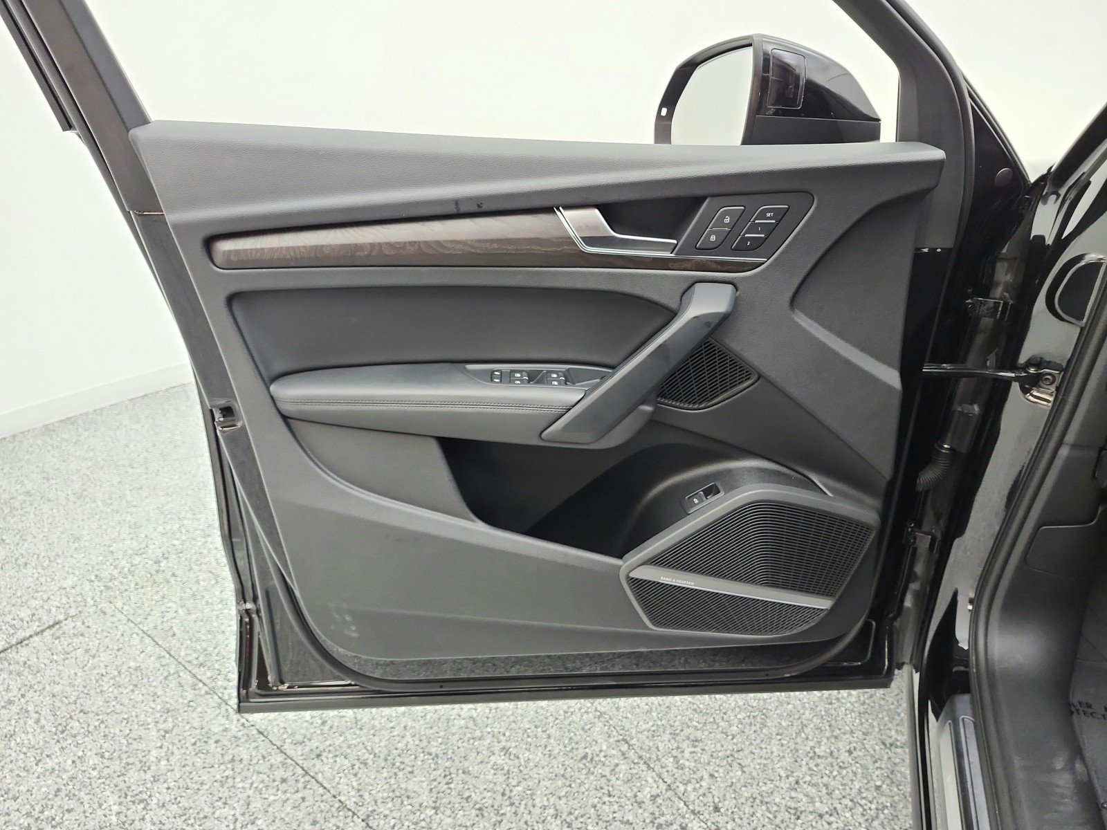 Used 2019 Mythos Black Metallic Audi Premium Plus 45 TFSI quattro image 12