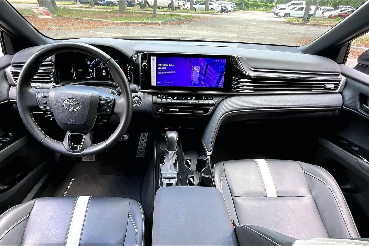 Certified Used 2025  Toyota SE image 7