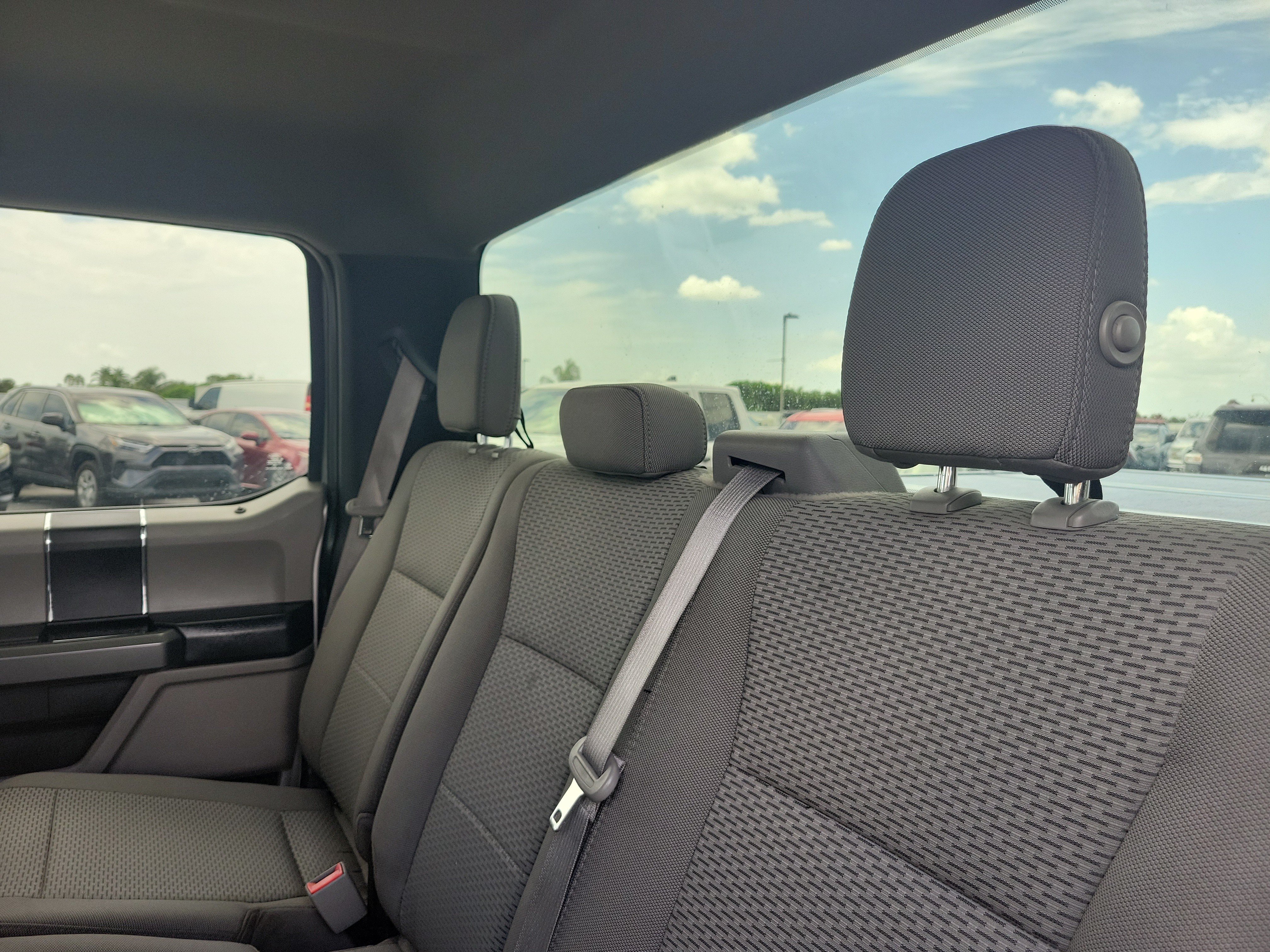 Used 2018 Ingot Silver Ford XLT image 9