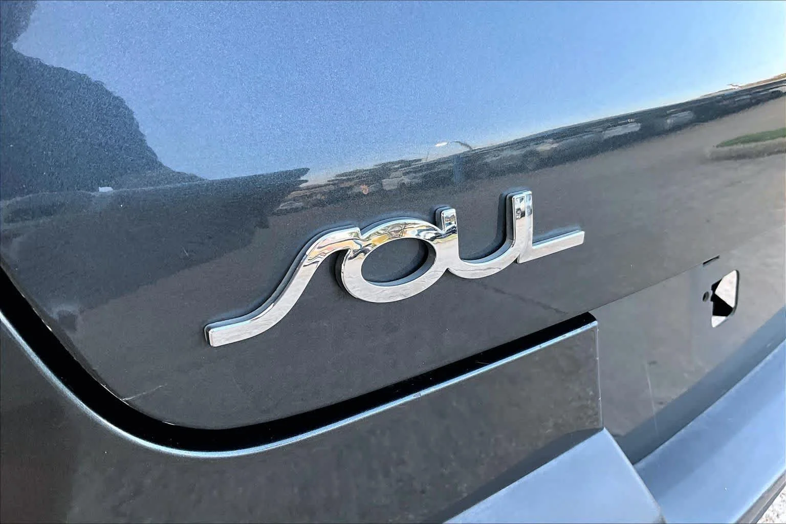 Used 2021 Gravity Gray Kia S image 31
