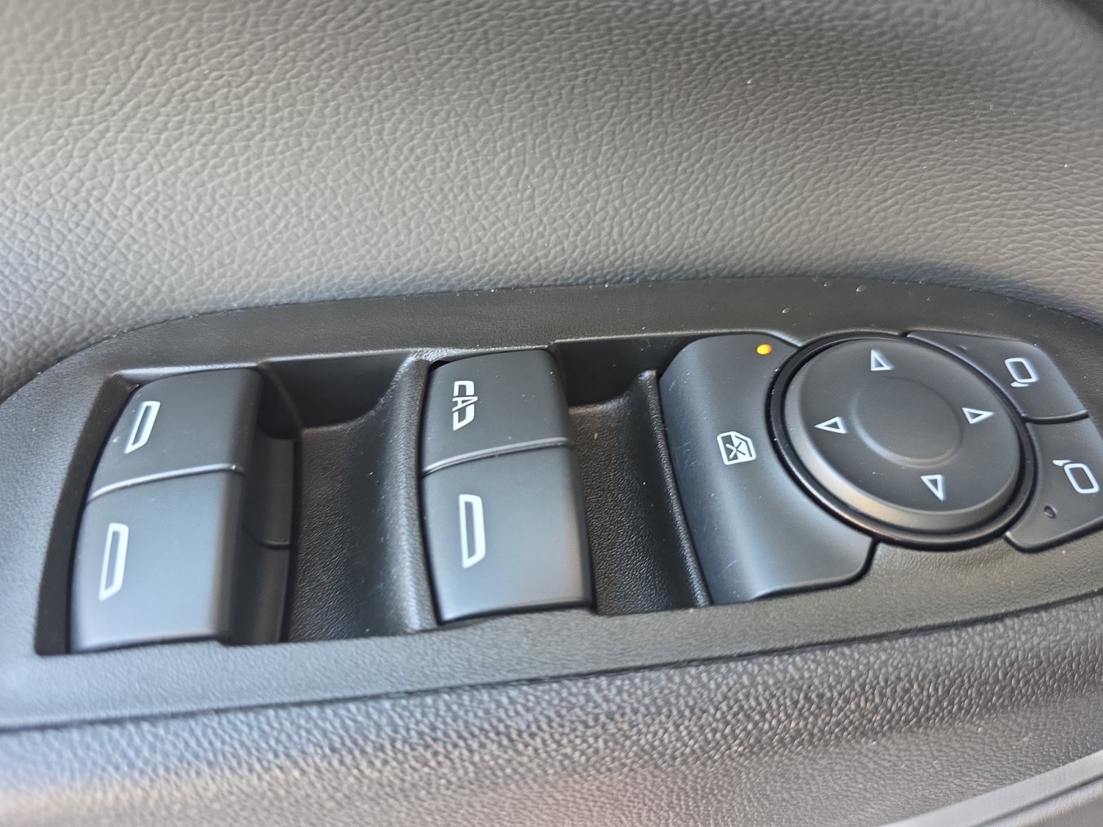 Used 2024 Summit White Chevrolet LT image 27