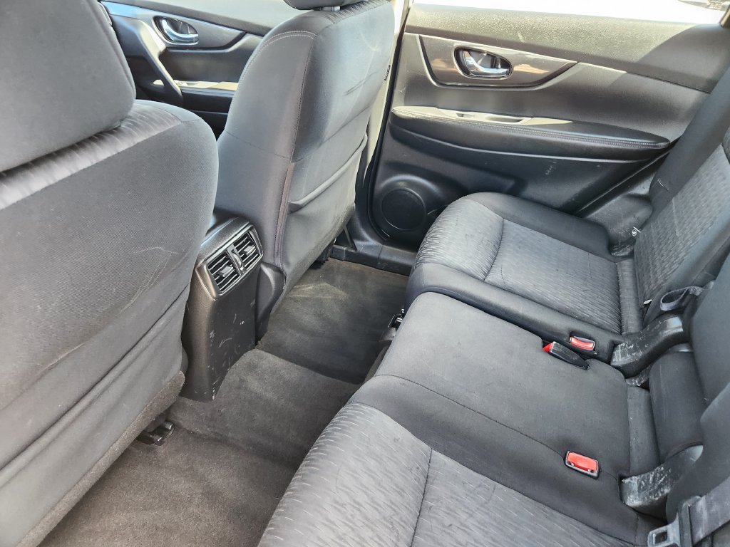 Used 2017 White Nissan S image 22