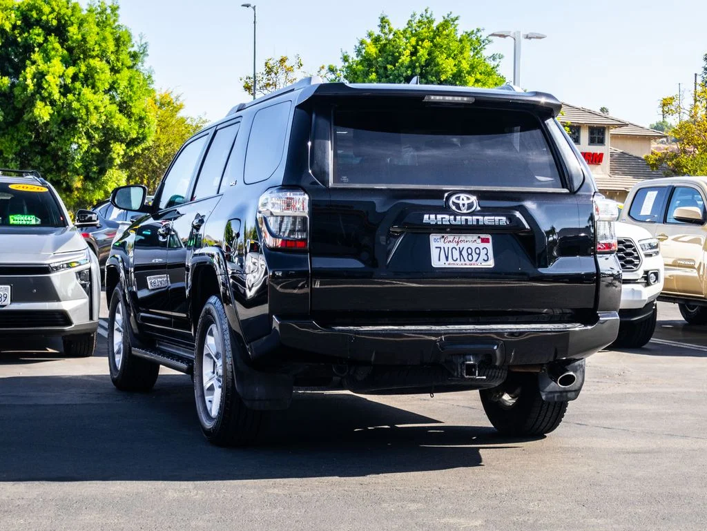 Used 2016 Black Toyota SR5 Premium image 8