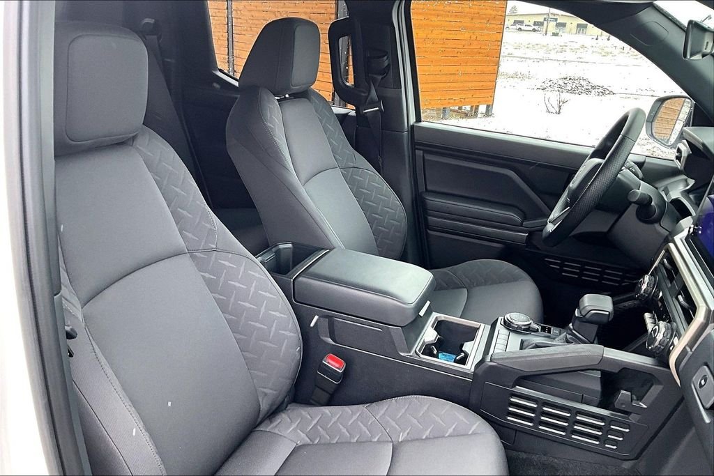 2025 Toyota Tacoma SR5 - Photo 7