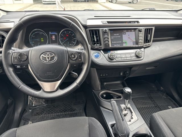 Used 2017 White Toyota XLE image 9