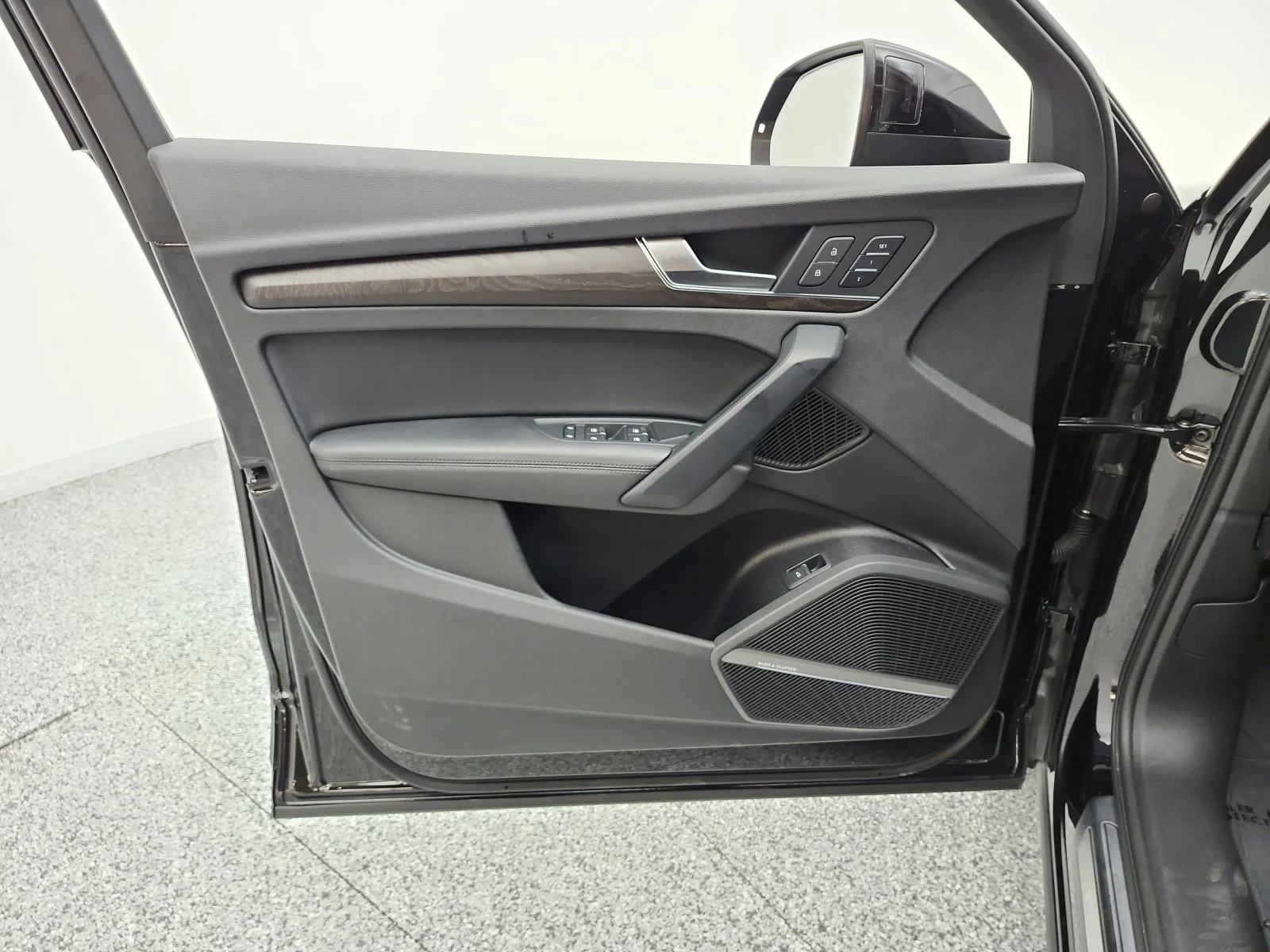 Used 2019 Mythos Black Metallic Audi Premium Plus 45 TFSI quattro image 12