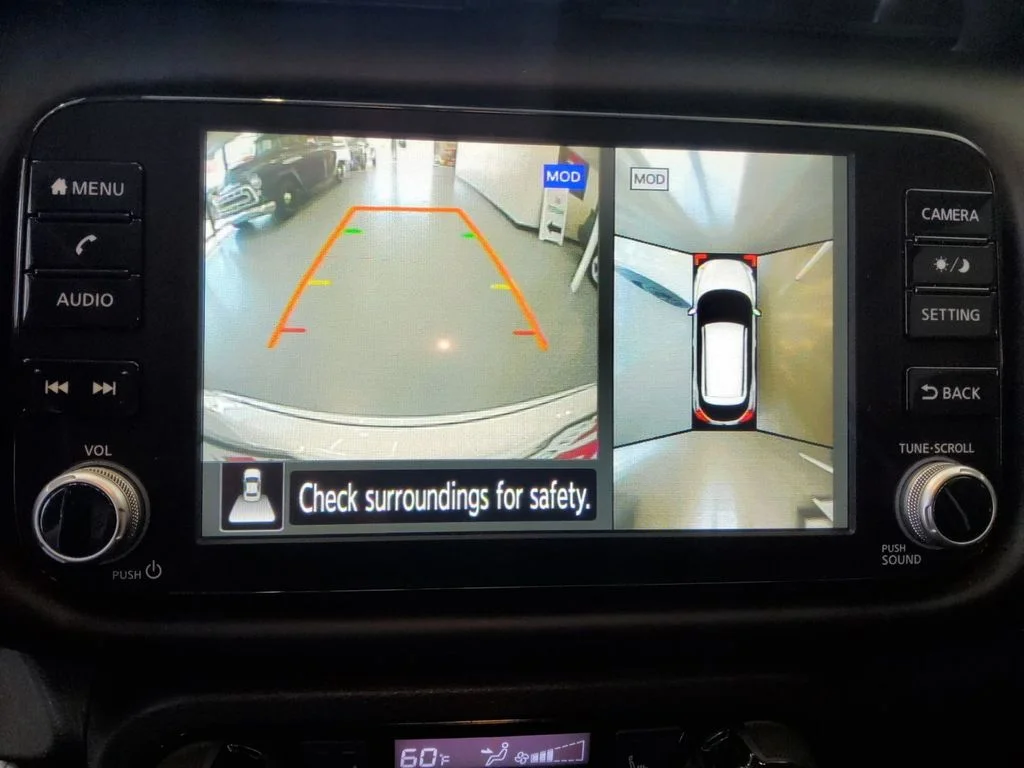 Used 2023 White Nissan SR image 25
