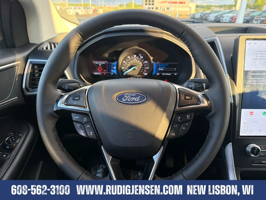2024 Ford Edge SEL - Photo 17