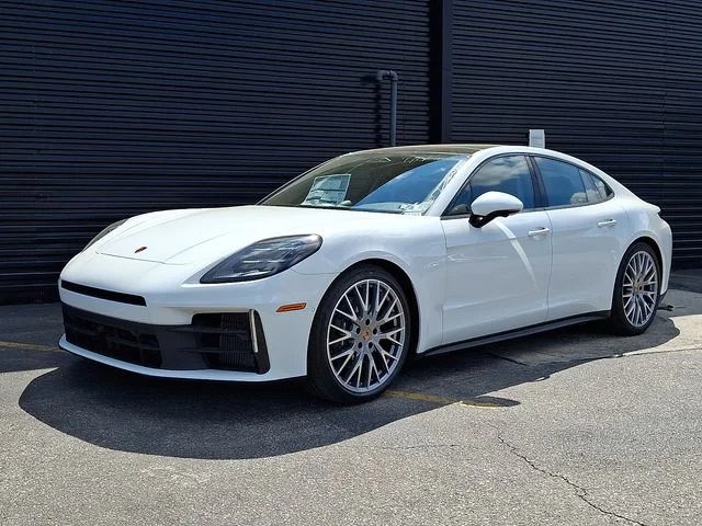2026 Porsche Panamera 4