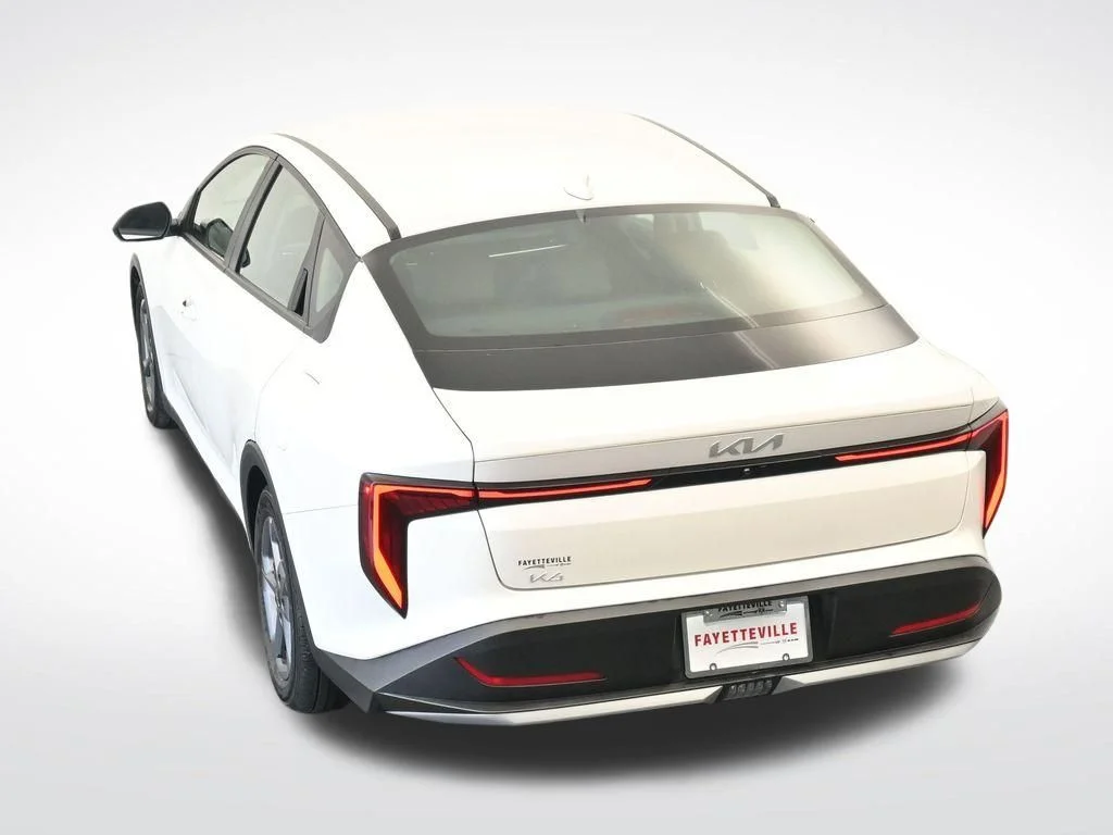 2025 Kia K4 LXS - Photo 27