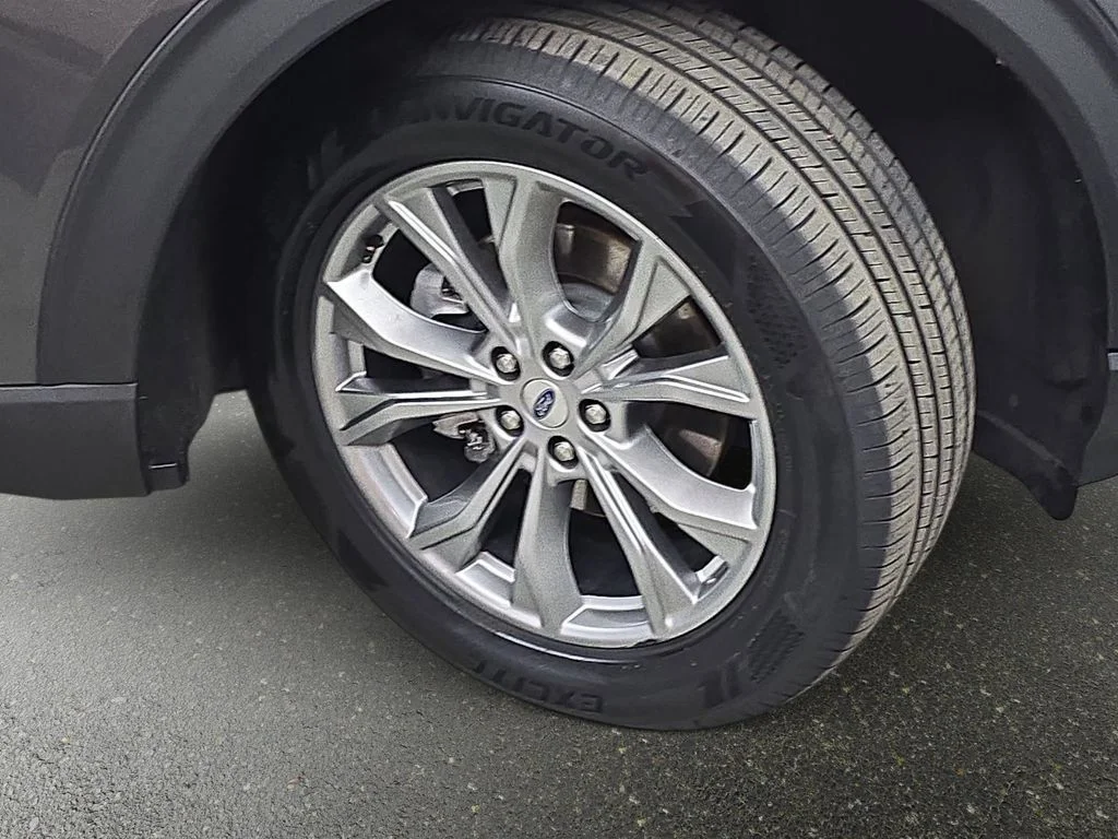 Used 2020 Gray Ford XLT image 33