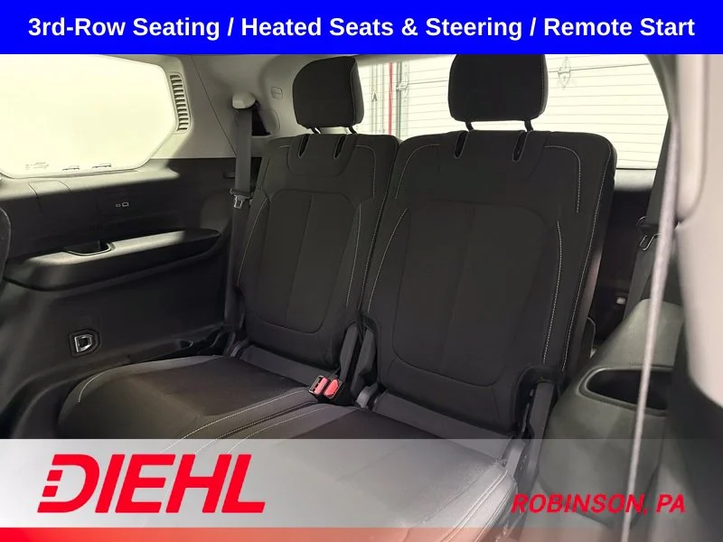 Used 2023 White Jeep Laredo image 18