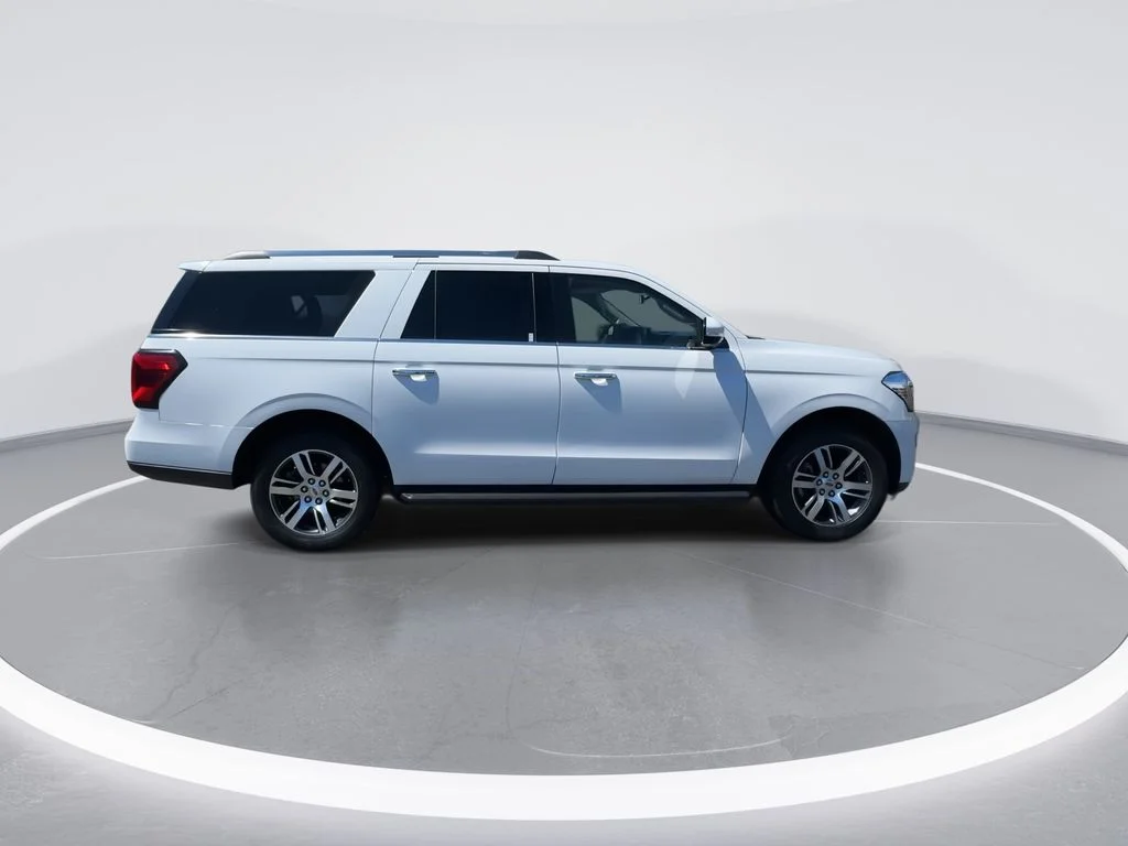 Used 2024 White Ford Limited image 9