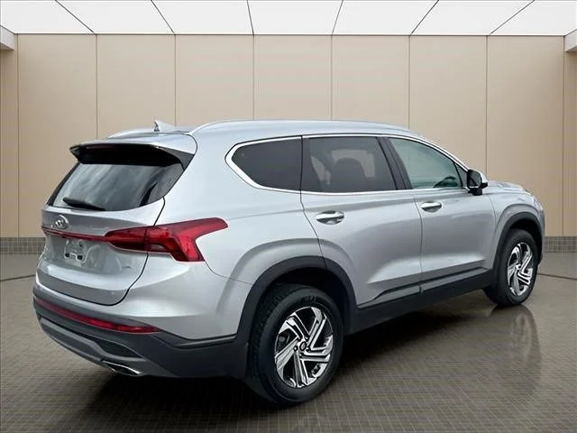 Used 2023 Silver Hyundai SEL image 3