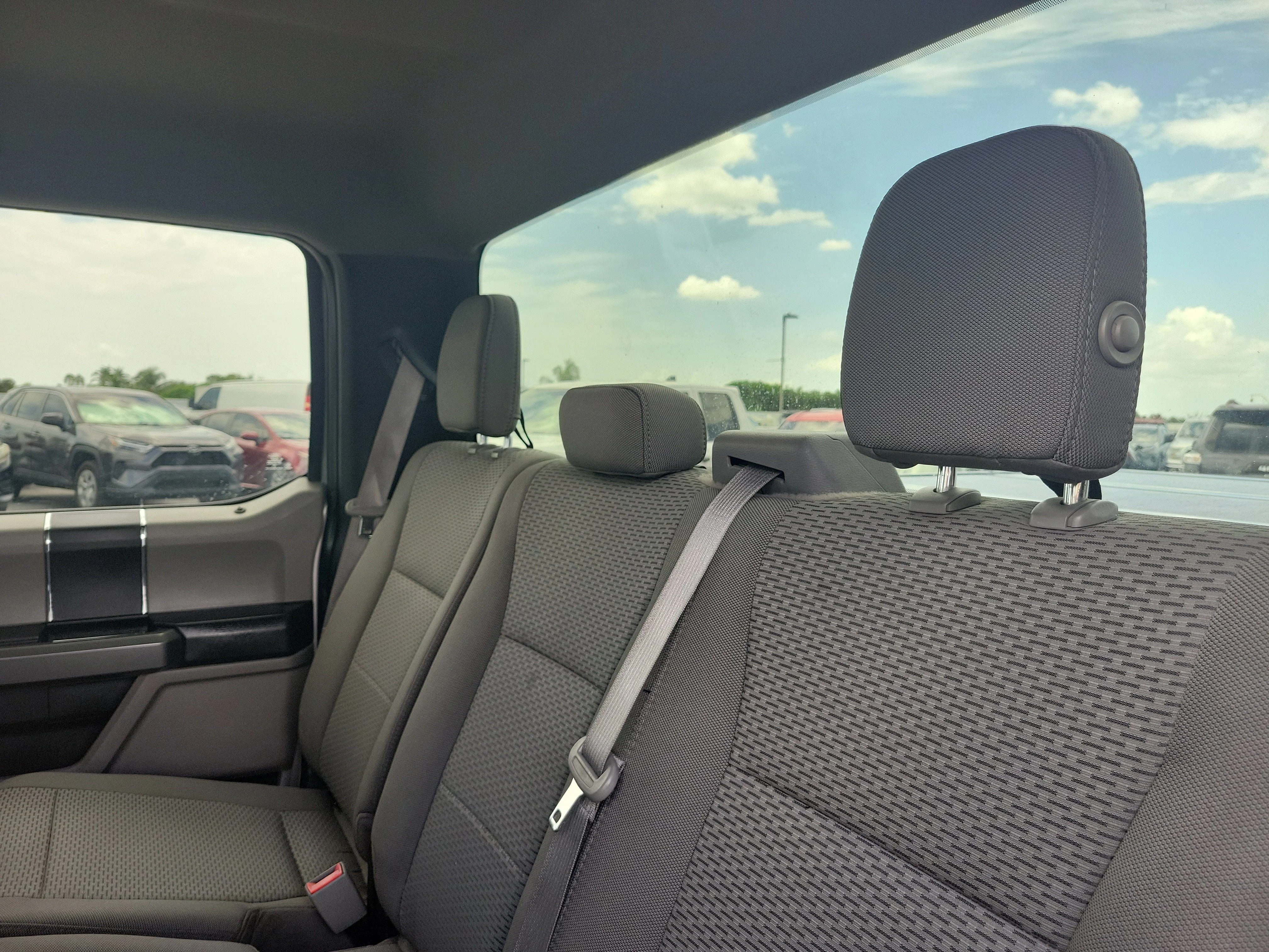 Used 2018 Ingot Silver Ford XLT image 9
