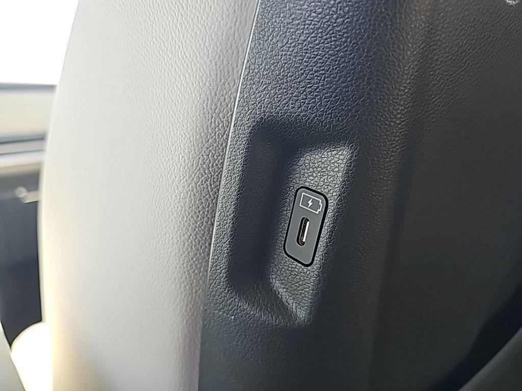 2026 Hyundai Santa Fe Limited - Photo 37