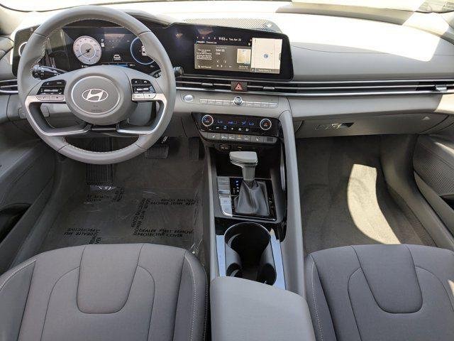 2025 Hyundai Elantra SEL - Photo 34