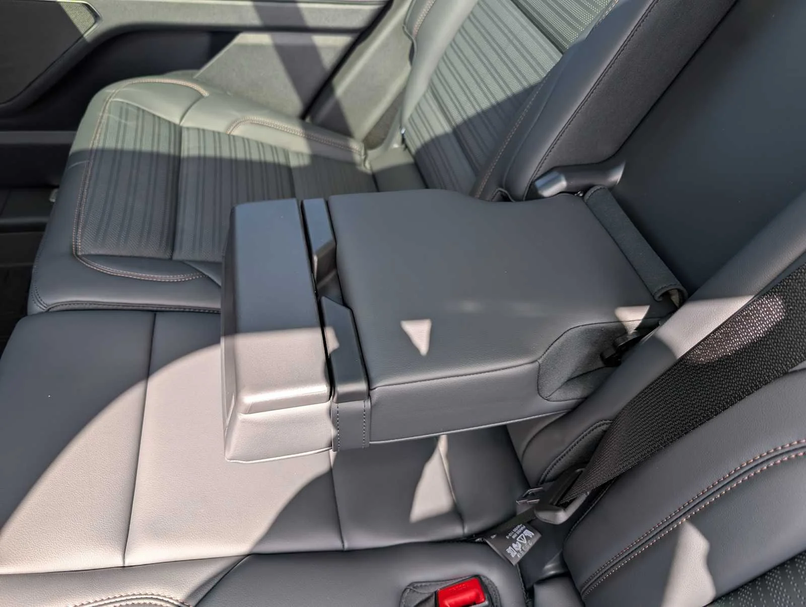 New 2026 Infinite Black Metallic Clearcoat Lincoln Reserve image 18