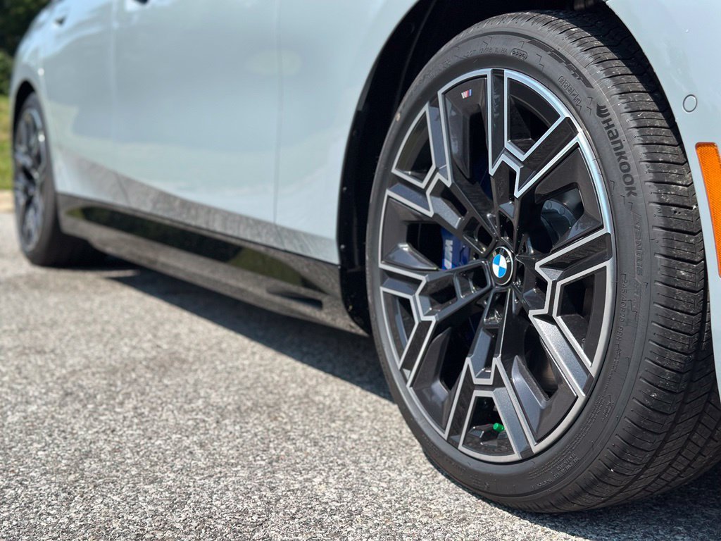 New 2027 Brooklyn Grey Metallic BMW 550e xDrive image 8