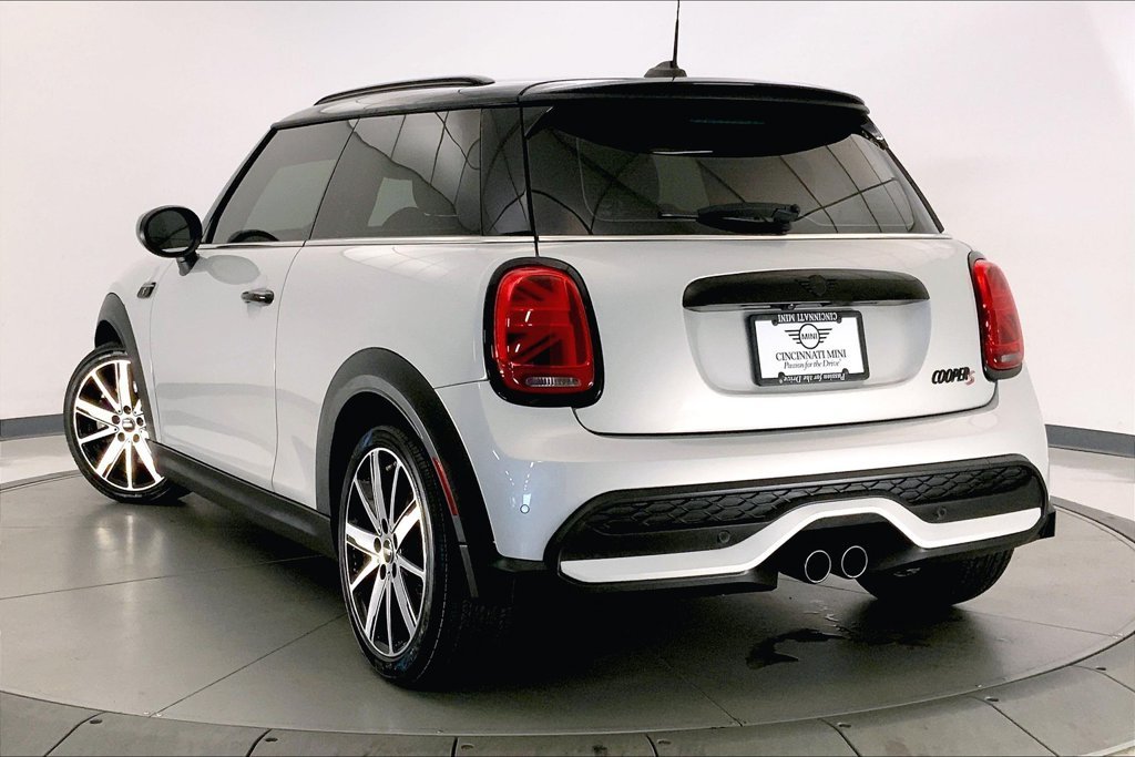 Certified Used 2023 White Silver Metallic MINI  image 9