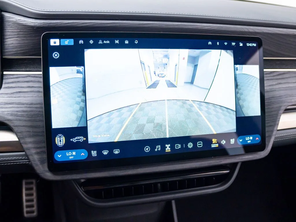 Used 2023  Rivian Adventure image 24