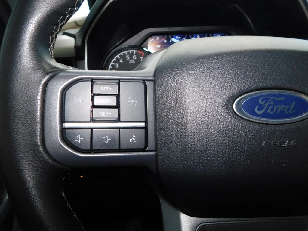Used 2023 Oxford White Ford XLT image 31