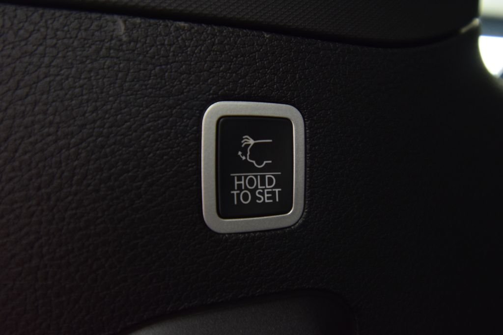 New 2026 High Gloss Black Exterior Paint Jeep Limited Altitude image 39