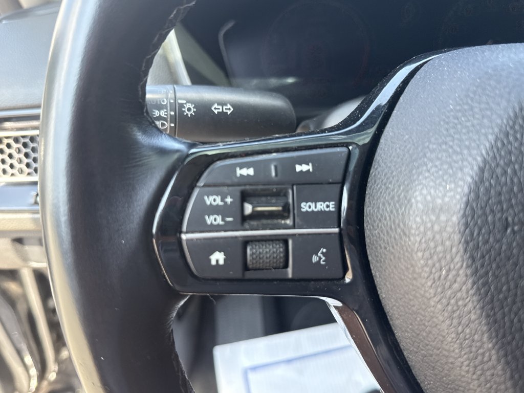 Used 2022  Honda EX image 19