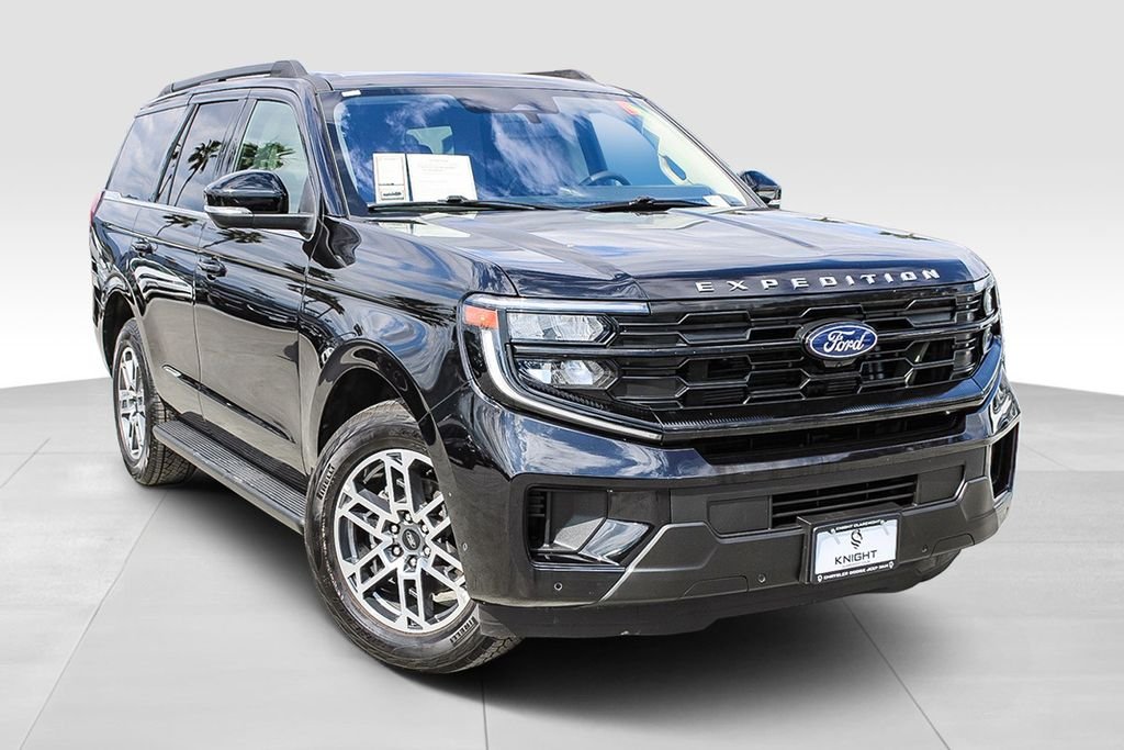 Used 2025 Black Metallic Ford Active image 2