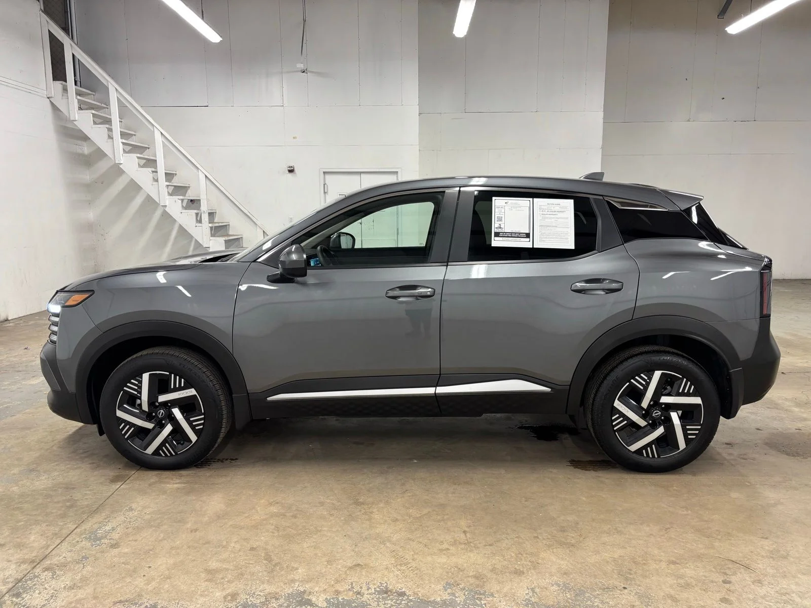Used 2025 Gray Nissan SV image 4