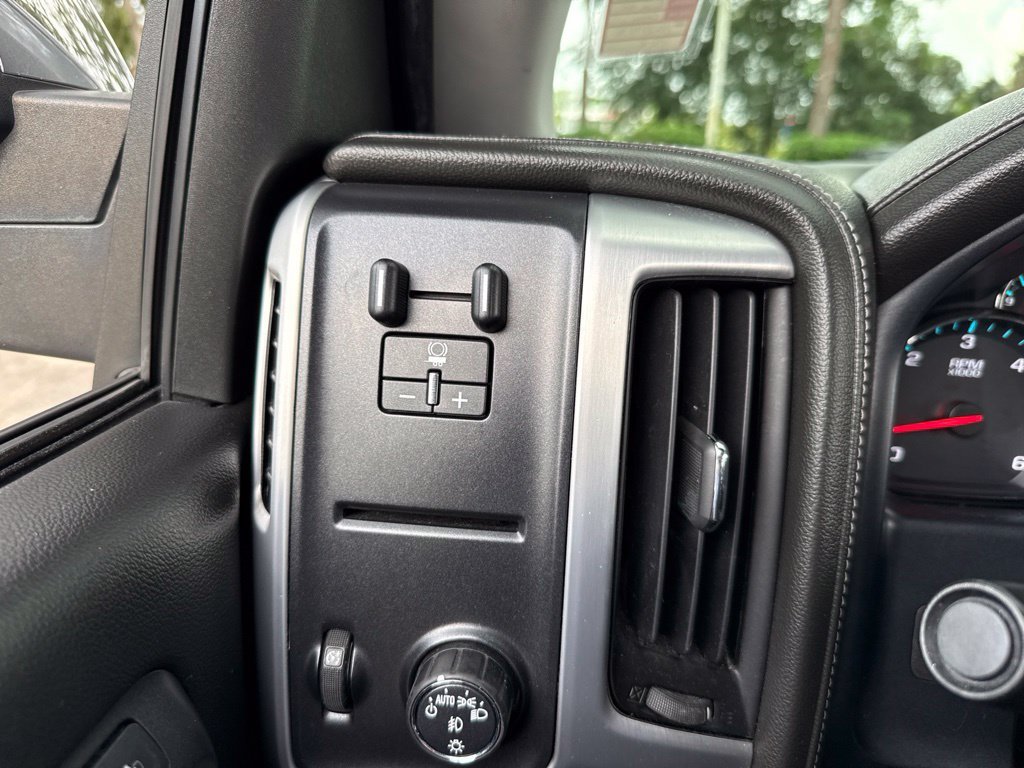 Used 2017 PEPPERDUST METALLIC GMC SLT image 37